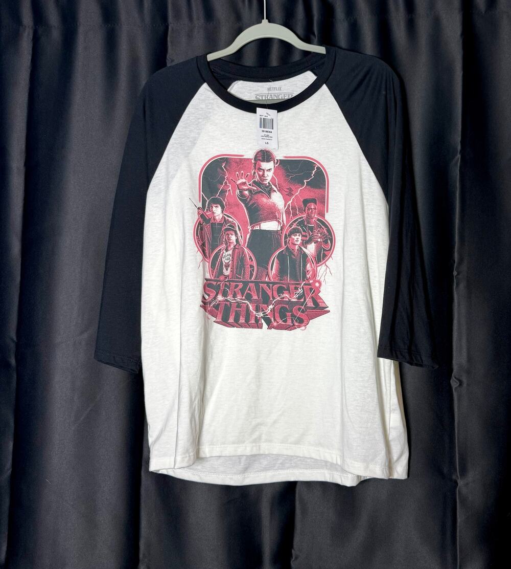 Stranger Things Netflix Graphic Raglan Shirt Mens Large 3/4 Sleeve NWT